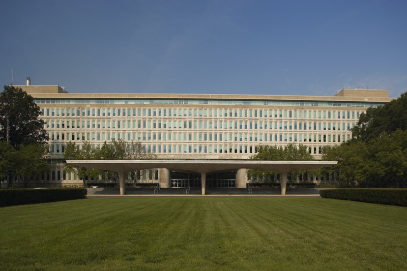 Former senior CIA official pleads guilty to $194 million fraud, had about 300 gold bars at home